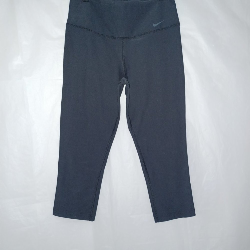 NIKE DRI FIT WOMEN'S ACTIVEWEAR CAPRI STYLE LEGGINGS - Picture 9 of 10